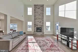 2890 Hawk Vly Ct, Center Valley, PA 18034 - Photo 5