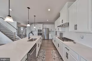 2890 Hawk Vly Ct, Center Valley, PA 18034 - Photo 13