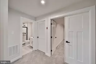 2890 Hawk Vly Ct, Center Valley, PA 18034 - Photo 35