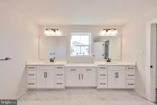 2890 Hawk Vly Ct, Center Valley, PA 18034 - Photo 23