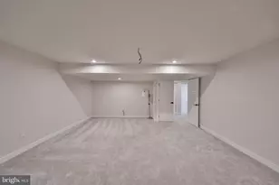 2890 Hawk Vly Ct, Center Valley, PA 18034 - Photo 37