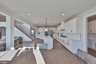 2890 Hawk Vly Ct, Center Valley, PA 18034 - Photo 9