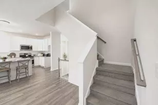 625 Fountain Vw Cir, Allentown, PA 18104 - Photo 5