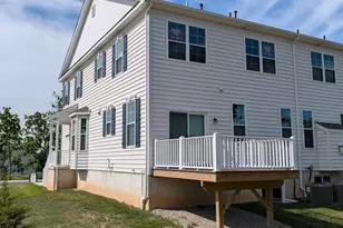 625 Fountain Vw Cir, Allentown, PA 18104 - Photo 9