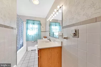 4872 Main Street, Whitehall, PA 18052 - Photo 17