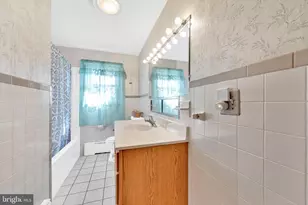 4872 Main St, Whitehall, PA 18052 - Photo 17