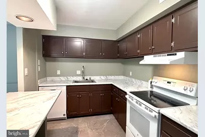 53 Eisenhower Circle, Whitehall, PA 18052 - Photo 9