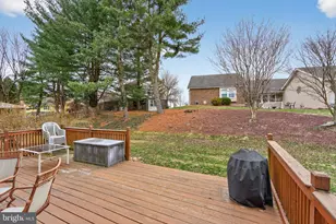 7914 Woodsbluff Run, Fogelsville, PA 18051 - Photo 9