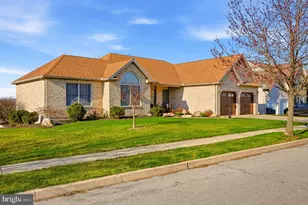 5529 Summit St, Whitehall, PA 18052 - Photo 3