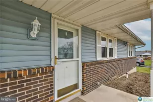 2982 Magnolia Cir, Macungie, PA 18062 - Photo 3