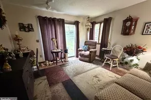 2253 Skyline Dr, Slatington, PA 18080 - Photo 11