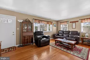1984 Troxell St, Allentown, PA 18109 - Photo 3
