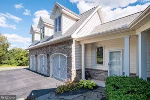 6410 Sweetbriar Ln, Zionsville, PA 18092 - Photo 7