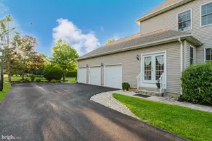 3423 Courtney Dr, Center Valley, PA 18034 - Photo 5