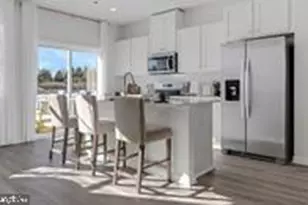 8214 Alexander Ct, Breinigsville, PA 18031 - Photo 5