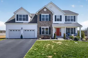 5053 Lilac Dr, Schnecksville, PA 18078 - Photo 3