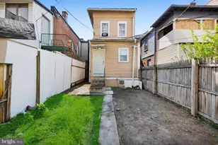 135 N Eighth St, Allentown, PA 18102 - Photo 3