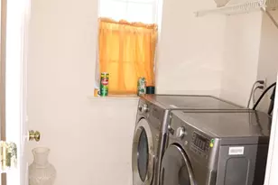 1035 Jervin Dr, Allentown, PA 18104 - Photo 11