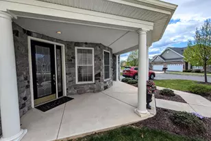 4362 Founders Dr, Center Valley, PA 18034 - Photo 3