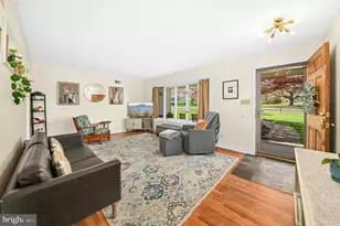 5027 Aberdene, Center Valley, PA 18034 - Photo 3