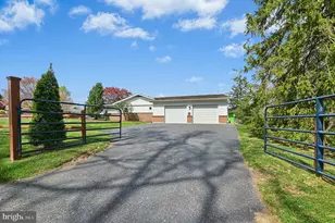 5027 Aberdene, Center Valley, PA 18034 - Photo 17