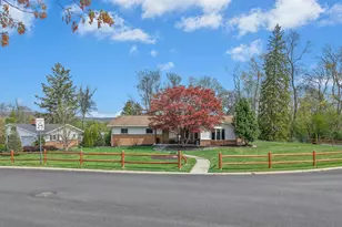 5027 Aberdene, Center Valley, PA 18034 - Photo 25