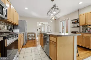 130 N 5th St, Emmaus, PA 18049 - Photo 7