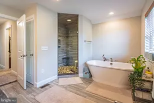 1050 Kressler Rd, Allentown, PA 18103 - Photo 47