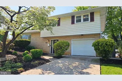 1605 Lois Lane, Bethlehem, PA 18018 - Photo 3