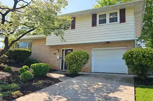 1605 Lois Ln, Bethlehem, PA 18018 - Photo 3