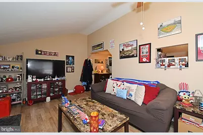 910 Fernwood Street, Emmaus, PA 18049 - Photo 7