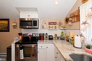 910 Fernwood St, Emmaus, PA 18049 - Photo 13