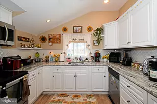 910 Fernwood St, Emmaus, PA 18049 - Photo 11