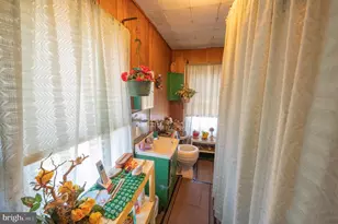 37 N 4th St, Emmaus, PA 18049 - Photo 11