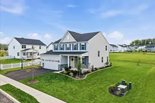 8150 Parker Pl, Fogelsville, PA 18051 - Photo 3