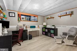1042 Neffs Laurys Rd, Schnecksville, PA 18078 - Photo 27