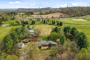 1042 Neffs Laurys Rd, Schnecksville, PA 18078 - Photo 5