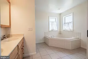 385 Farmington Rd, Breinigsville, PA 18031 - Photo 41