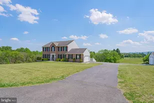 385 Farmington Rd, Breinigsville, PA 18031 - Photo 5