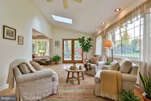 5662 Oak Ln, Zionsville, PA 18092 - Photo 9