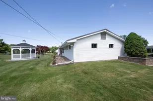 4420 N Sunset Dr, Coopersburg, PA 18036 - Photo 5