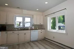 172 Harrison St, Emmaus, PA 18049 - Photo 3