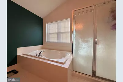 894 Yorkshire Drive, Breinigsville, PA 18031 - Photo 33