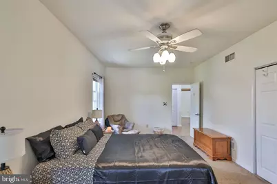 1635 E Emmaus Avenue, Allentown, PA 18103 - Photo 31
