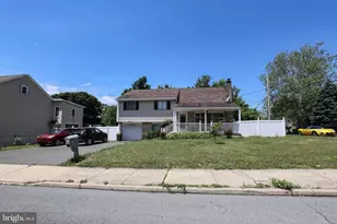 511 E Harrison St, Emmaus, PA 18049 - Photo 3