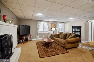 4844 Pine Grove Cir, Allentown, PA 18106 - Photo 9