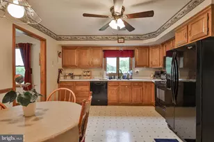 7049 Carriage Dr, Coopersburg, PA 18036 - Photo 13