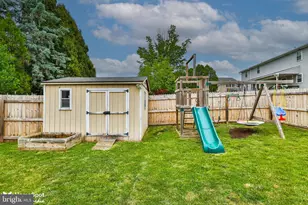 411 E Oxford St, Coopersburg, PA 18036 - Photo 33