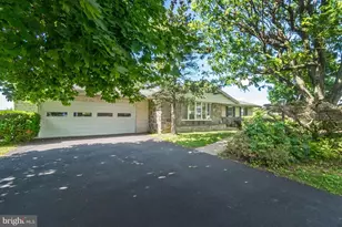 1657 Clearview Rd, Coplay, PA 18037 - Photo 3