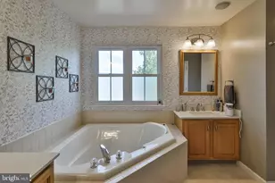 4826 Somerset Ln, Macungie, PA 18062 - Photo 49